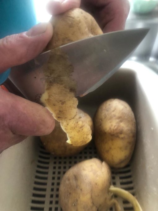 aardappels schillen aardappels schillen